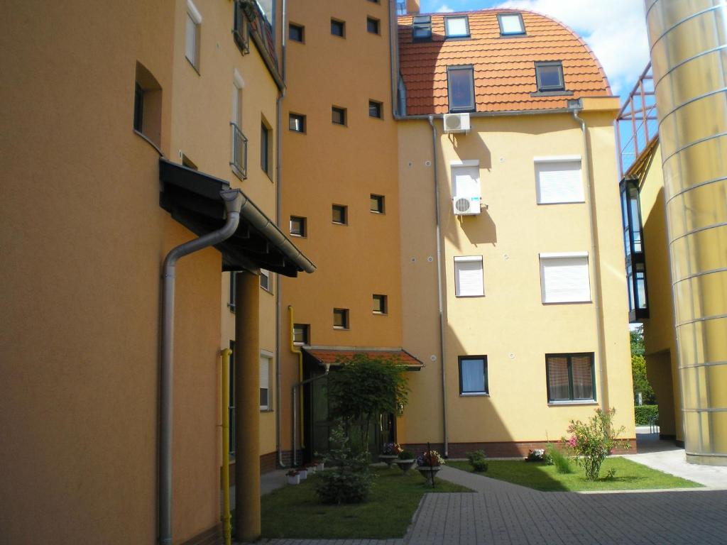 Udvarhaz Apartman Mórahalom Exterior foto